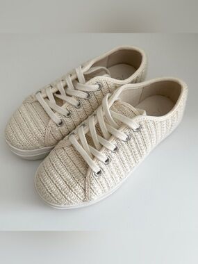 NWT Sugar Kids Crochet Knit Sneakers